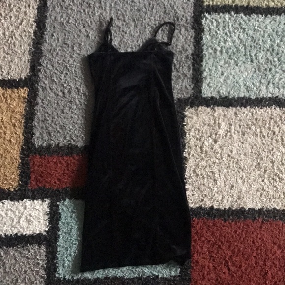 Black velvet dress - Picture 2 of 6